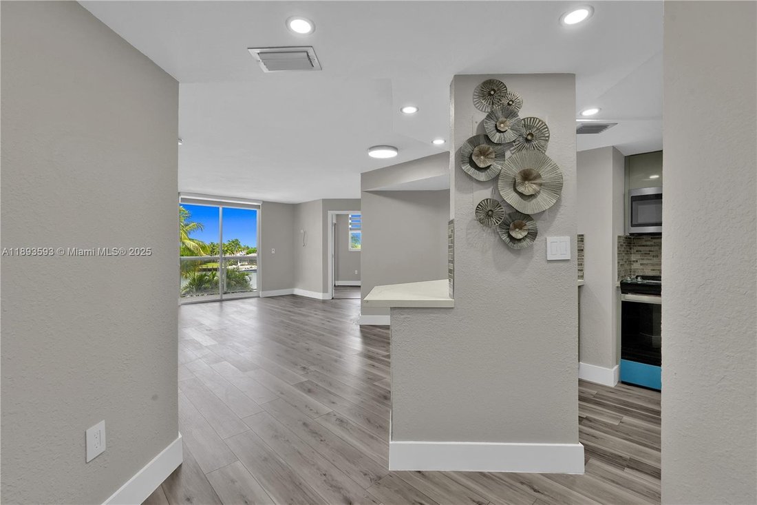 Condo in Miami Beach, Florida, United States 1 - 16411671