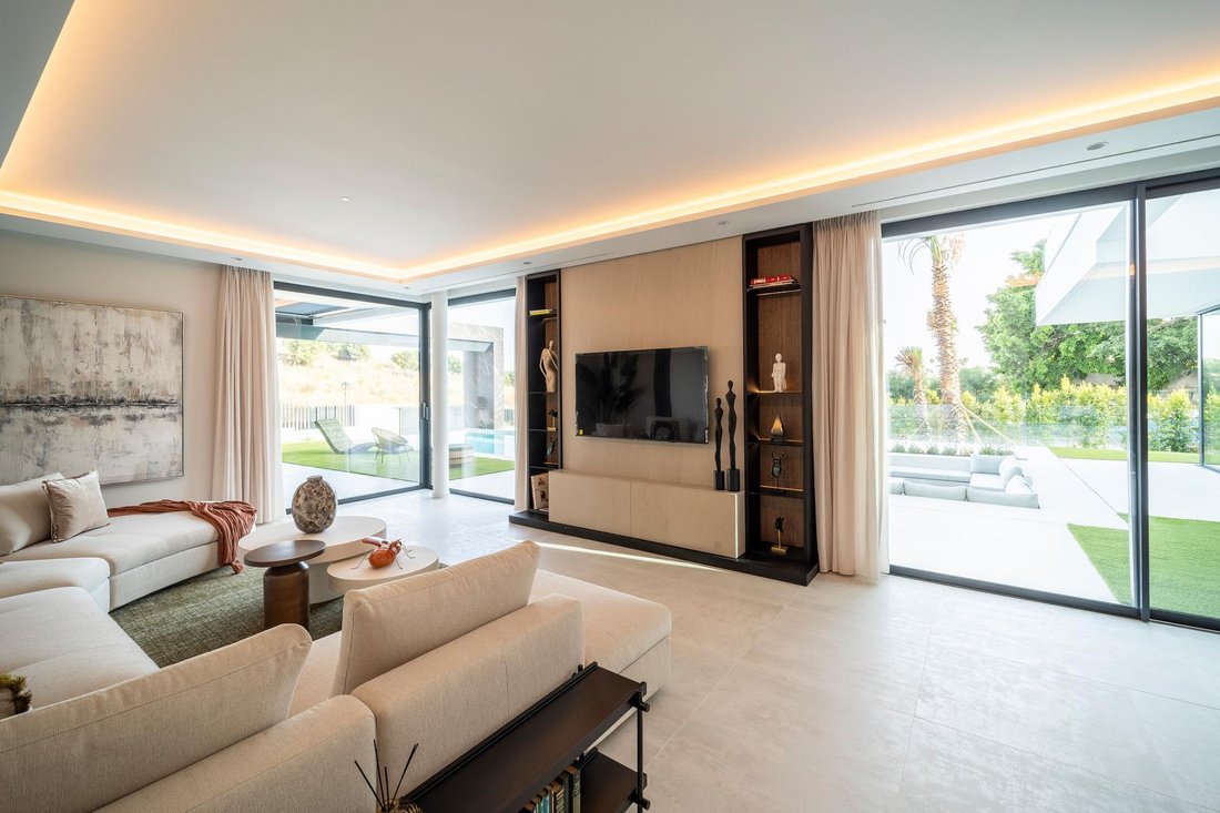 Villa in Estepona, Andalusia, Spain 2 - 16411661