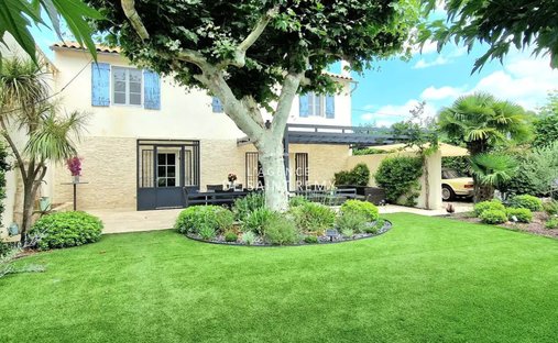 Villa in Châteaurenard, Provence-Alpes-Côte d'Azur, France 1