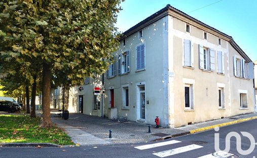 Castle for Sale in Barbezieux-Saint-Hilaire, Nouvelle-Aquitaine, France