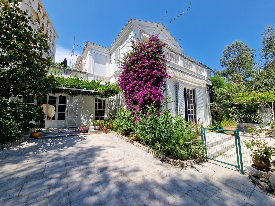 House in Menton, Provence-Alpes-Côte d'Azur, France 1 - 16409067