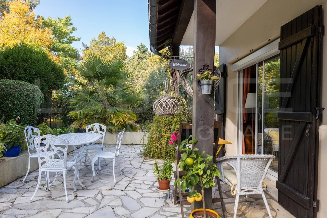 House in Sud, Chambourcy, France 3 - 16409729