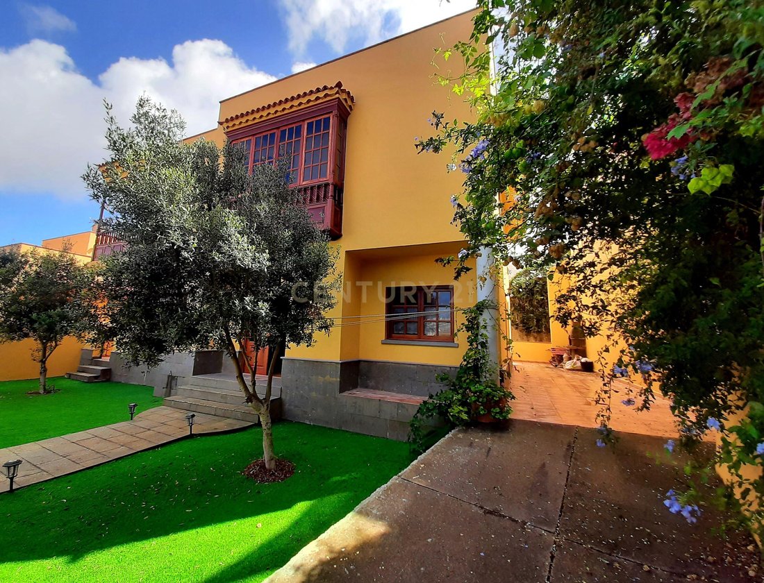 Villa in Arucas, Canary Islands, Spain 4 - 15130352