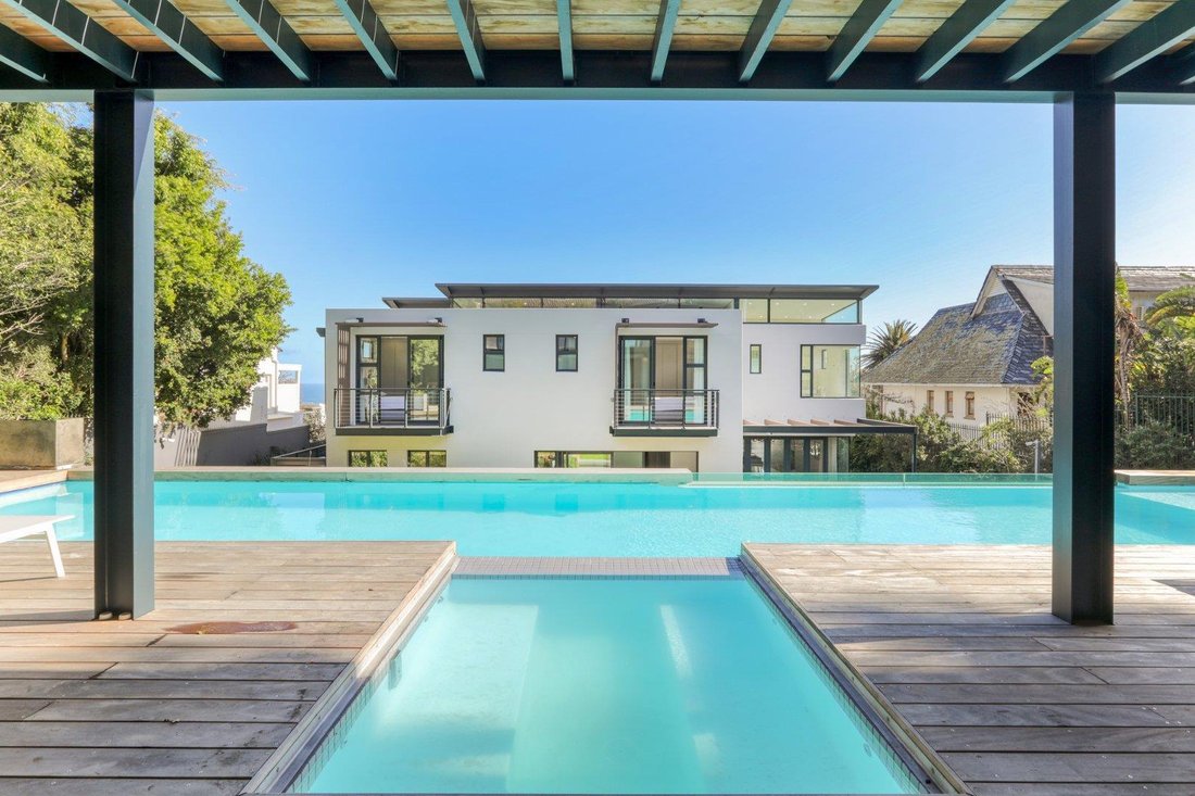 House in Bakoven, Cape Town, South Africa 1 - 15912861