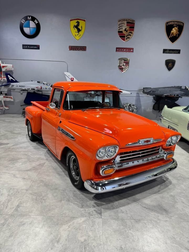 Pickup in Glendale, United States 1 - 16413035