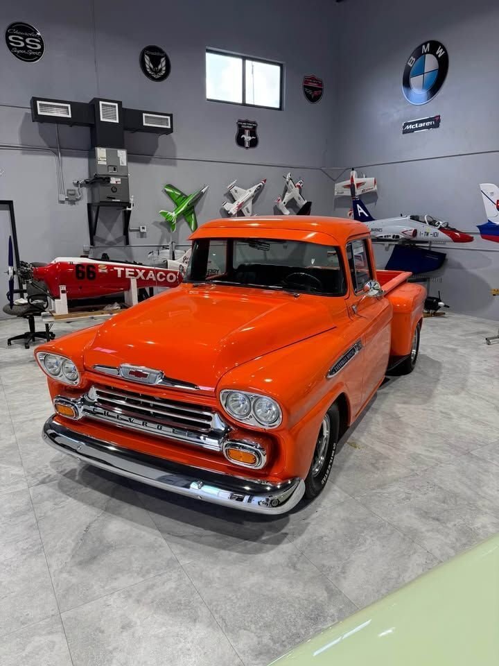 Pickup in Glendale, United States 5 - 16413035
