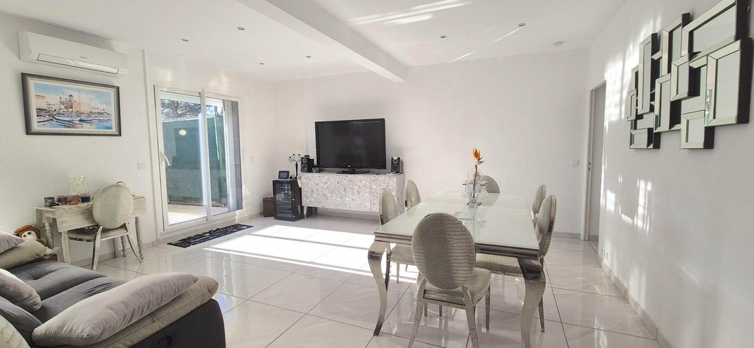 Apartamento en Saint-Raphaël, Provenza-Alpes-Costa Azul, Francia 4 - 16409444