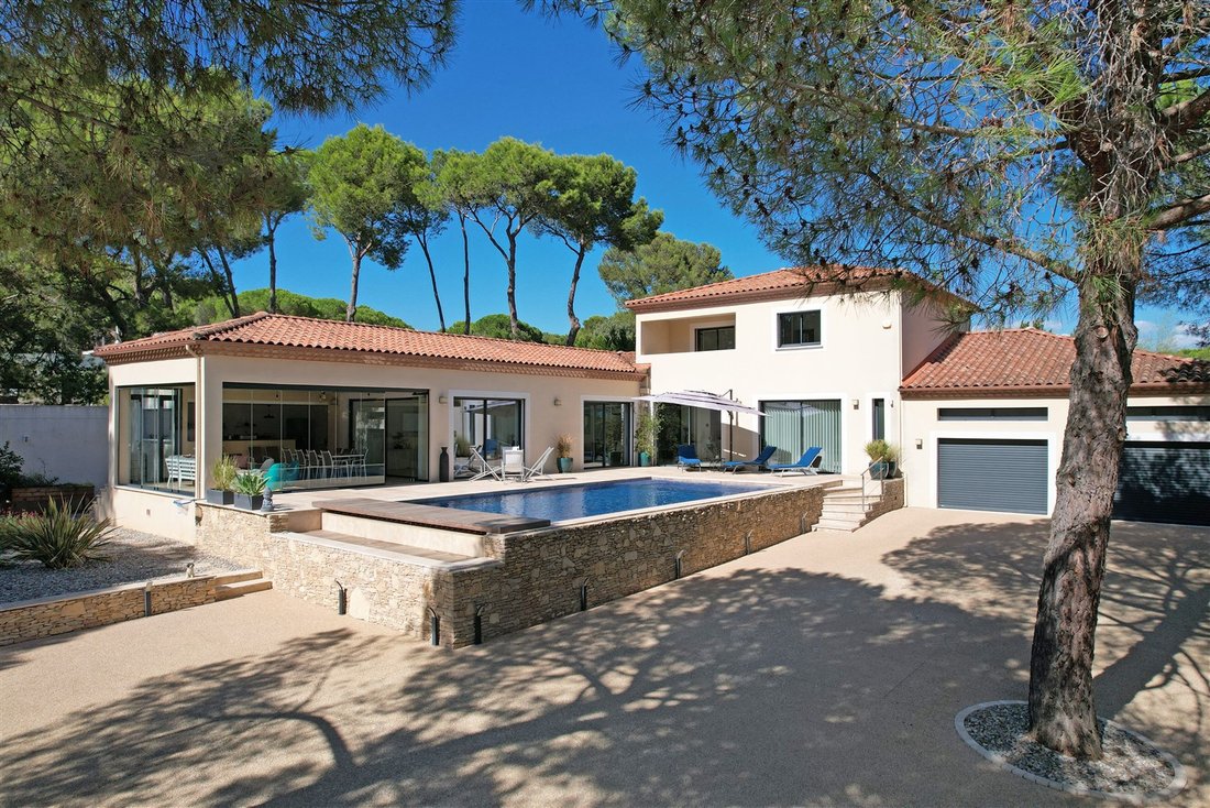 Villa in Nages-et-Solorgues, Occitania, France 1 - 16409819