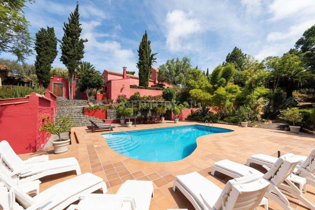 Villa in Santa Brigida, Canary Islands, Spain 1 - 11820705