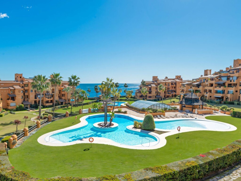 Appartamento a Estepona, Andalusia, Spagna 1 - 16417356