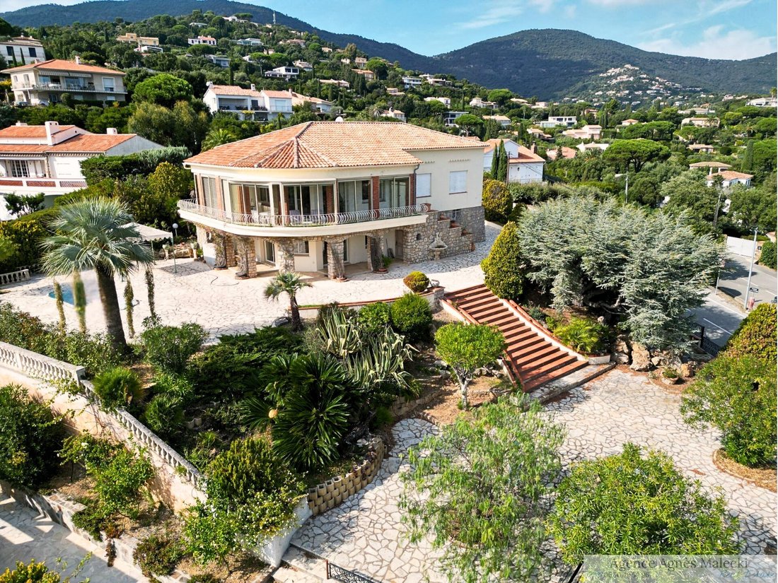 Villa in Nord, Cavalaire-sur-Mer, France 3 - 16415836