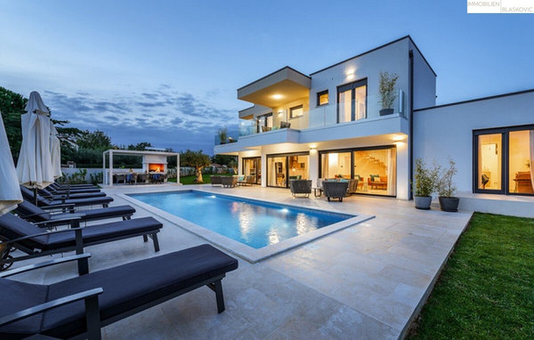 Villa in Višnjan, Istria County, Croatia 1 - 16425088