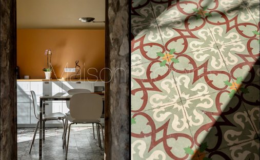 Luberon, Provence Magnificent 17th Century Castle With Agricultural Outbuildings And 84 Ha Of Wood