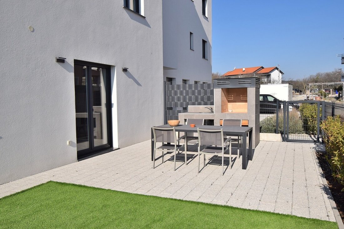 Apartment in Vrh, Primorje-Gorski Kotar County, Croatia 4 - 16427608