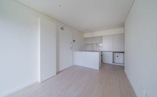 Apartment in Cedofeita, Santo Ildefonso, Se, Miragaia, Sao Nicolau e Vitoria, Porto District, Portugal 1