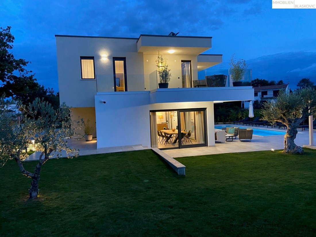Villa in Višnjan, Istria County, Croatia 4 - 16425088