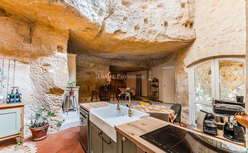 Castle for Sale in Langoiran, Nouvelle-Aquitaine, France