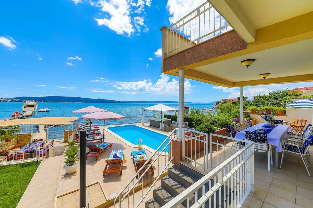Villa in Kastel Sucurac, Split-Dalmatia County, Croatia 1 - 16417722
