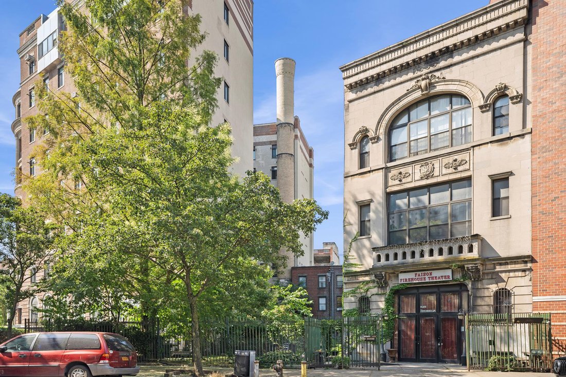 House in New York, New York, United States 1 - 16049846
