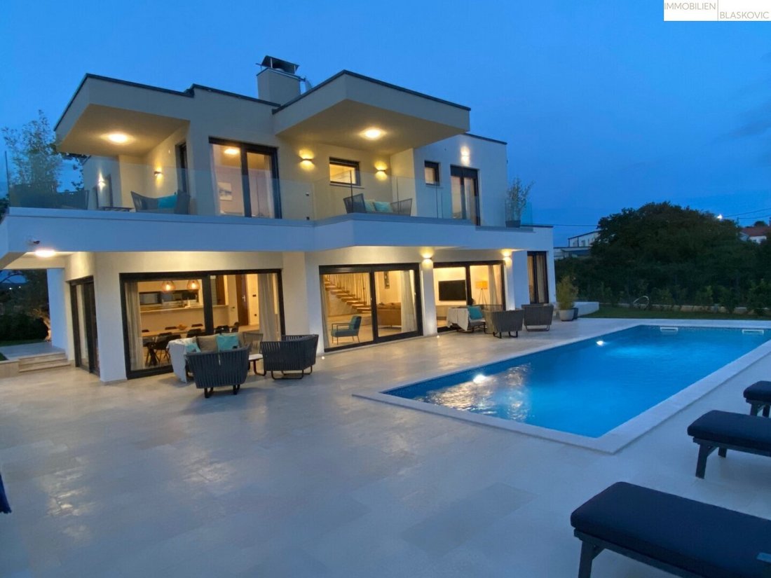 Villa in Višnjan, Istria County, Croatia 2 - 16425088