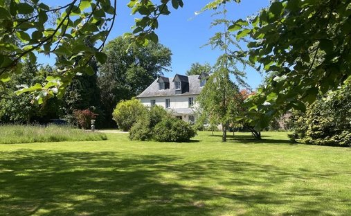 Castle for Sale in Veules-les-Roses, Normandy, France