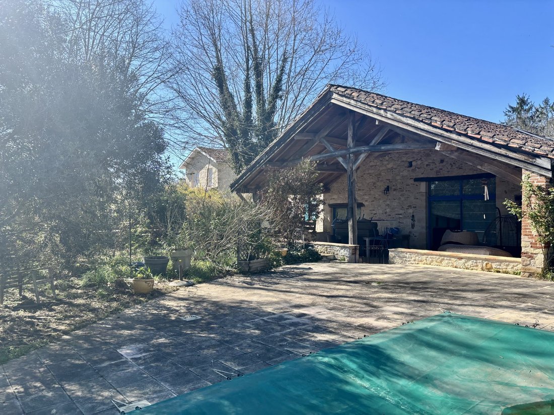 Villa in Saint-Vite, Nouvelle-Aquitaine, France 1 - 16458280
