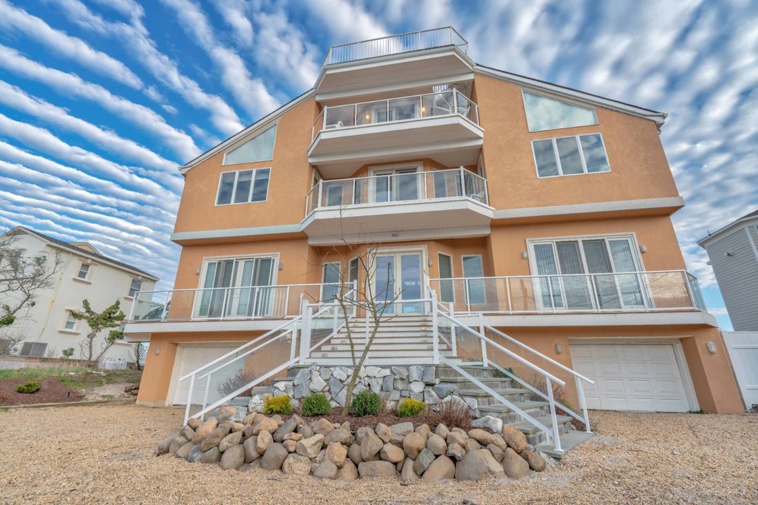 West Hampton Dunes, New York, United States 2 - 16457181