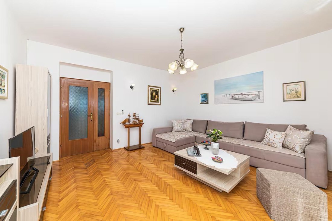 Villa in Kastel Sucurac, Split-Dalmatia County, Croatia 4 - 16417722