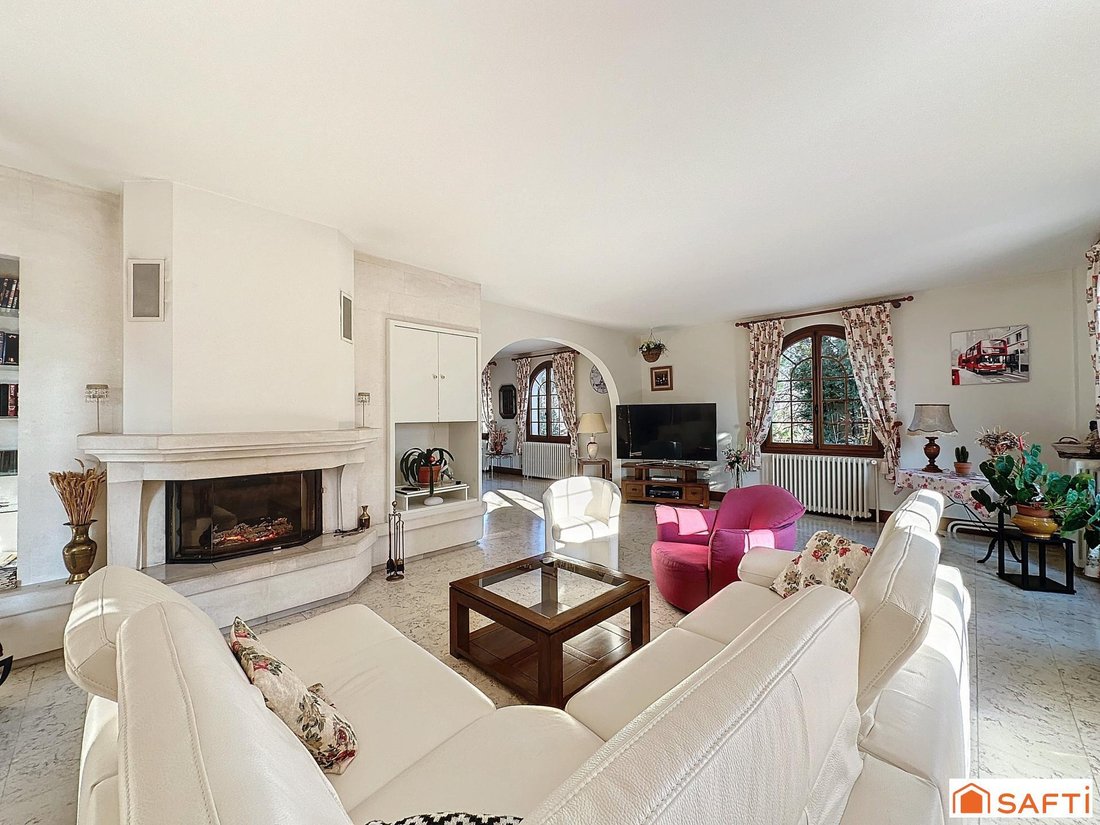 House in Bourg et Hameaux Rive Droite, Villeneuve-sur-Yonne, France 4 - 16416545