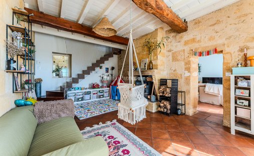 Castle for Sale in Langoiran, Nouvelle-Aquitaine, France