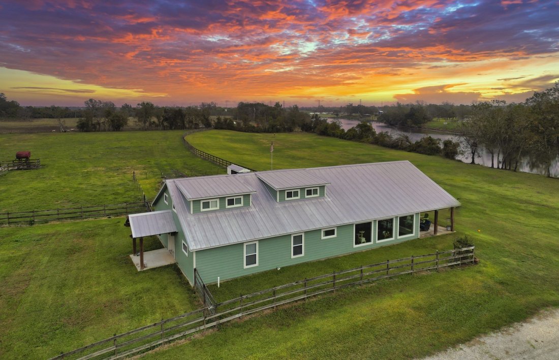 Wild Peach Village, Texas, United States 1 - 16416637
