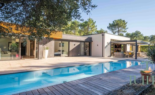 Villa in Les Mathes, Nouvelle-Aquitaine, France 1
