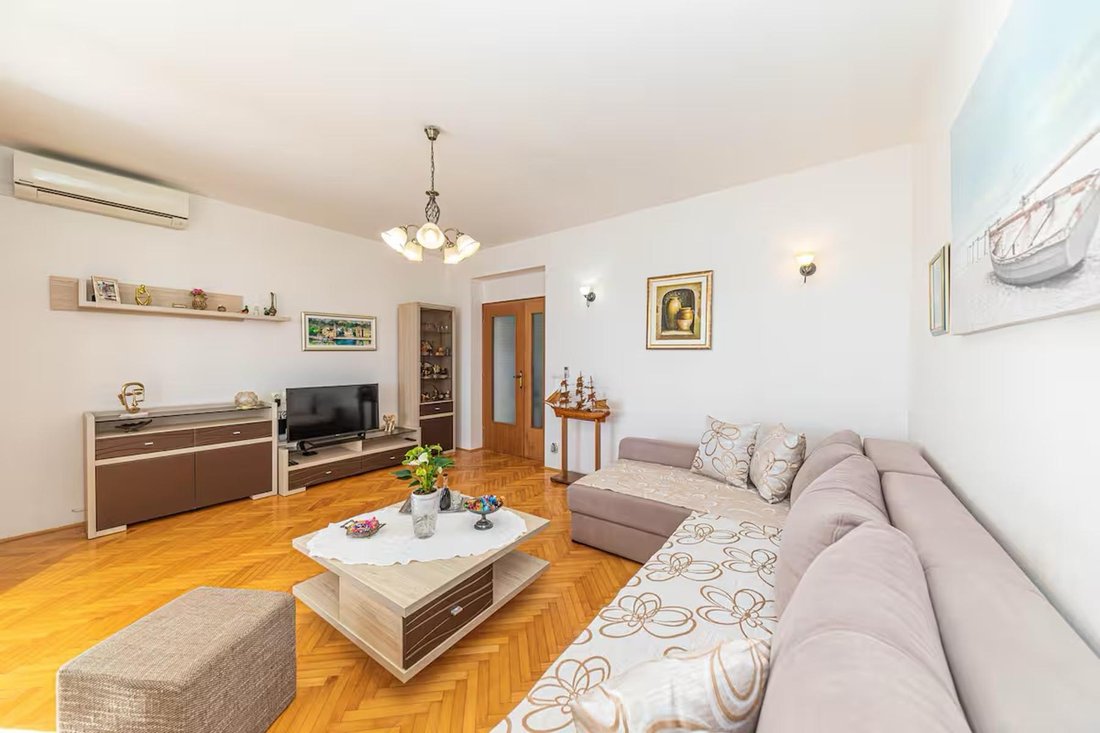 Villa in Kastel Sucurac, Split-Dalmatia County, Croatia 3 - 16417722