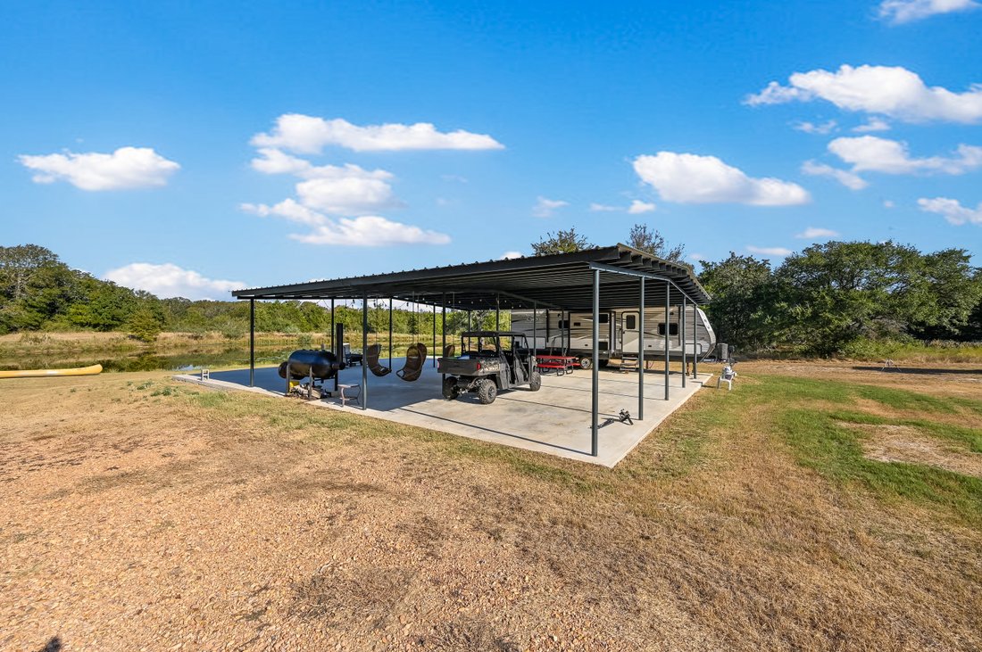 Farm Ranch in Smithville, Texas, United States 4 - 16420767