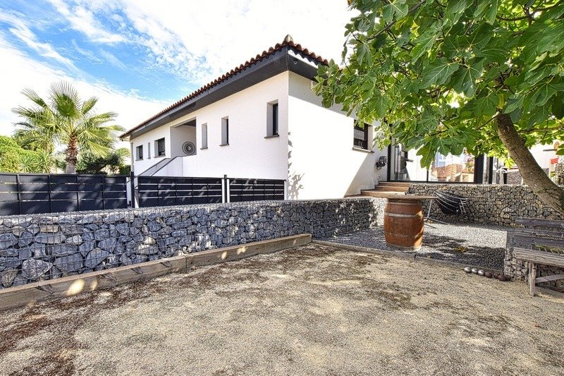 Villa in Gigean, Occitania, France 2 - 16417387