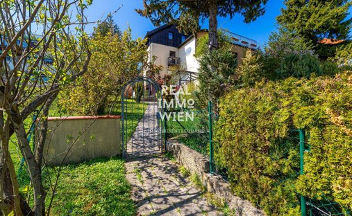 Villa in Klosterneuburg, Lower Austria, Austria 1