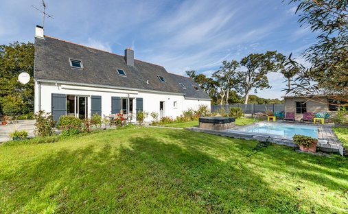 House 379m² Living Space, Great Comfort And Geothermal Energy