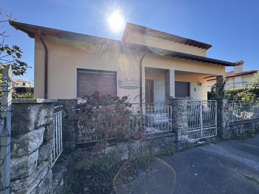 Villa in Pietrasanta, Tuscany, Italy 3 - 16408338