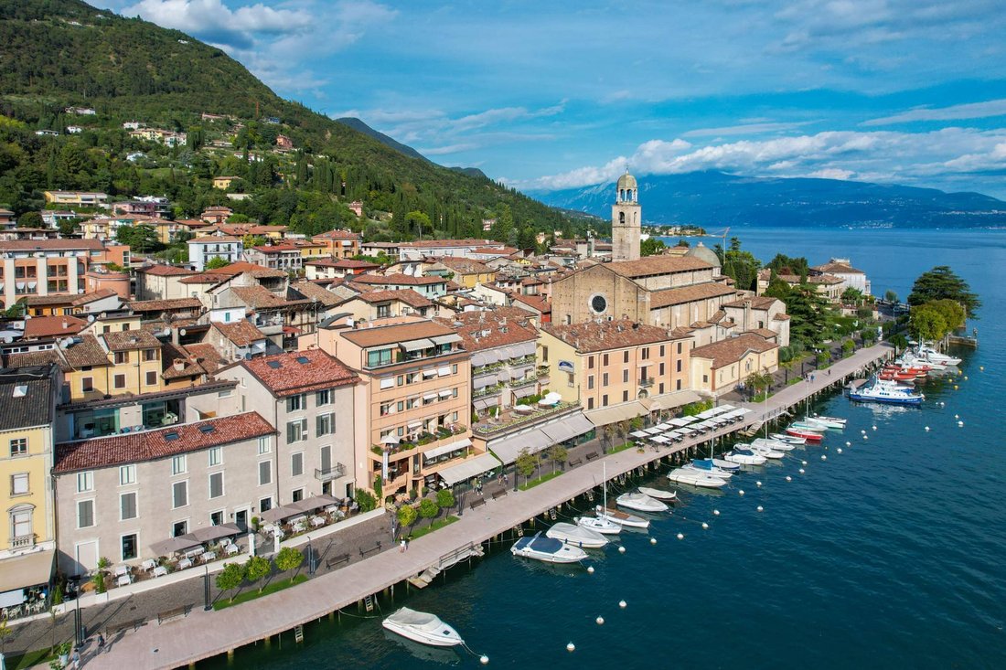 Apartment in Salo, Lombardy, Italy 1 - 16457221