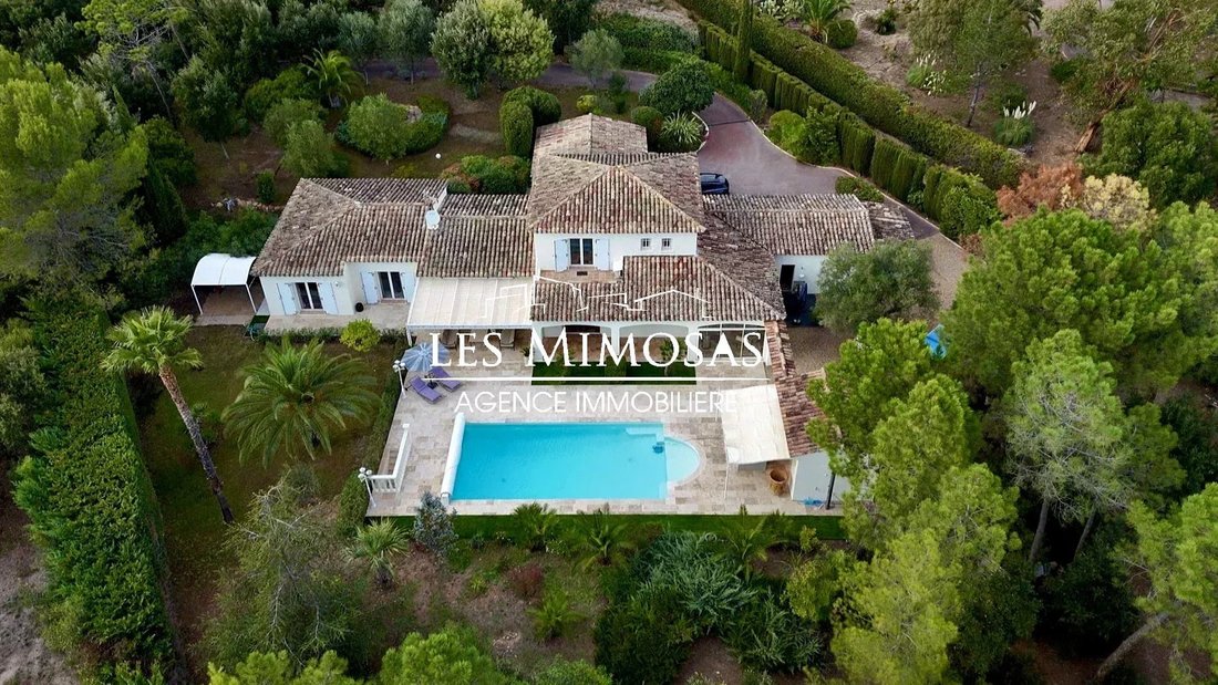 Estate in La Bouverie, Roquebrune-sur-Argens, France 1 - 16415862