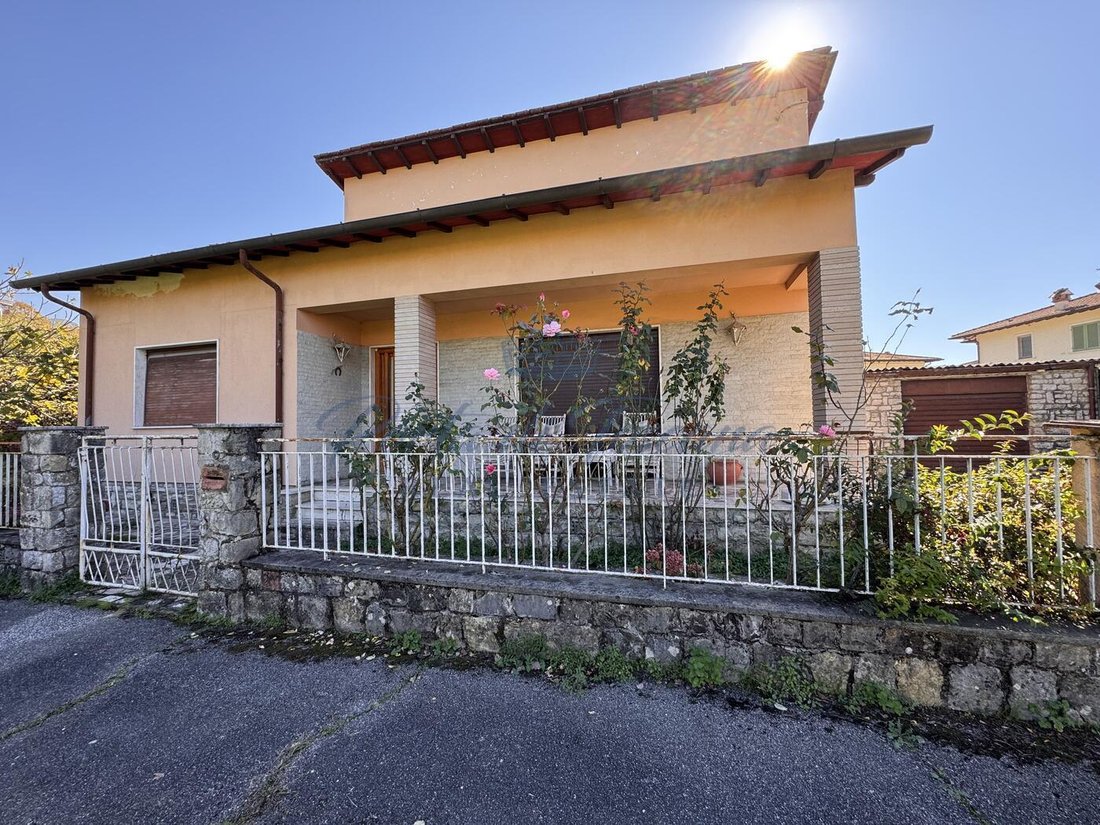 Villa in Pietrasanta, Tuscany, Italy 5 - 16408338