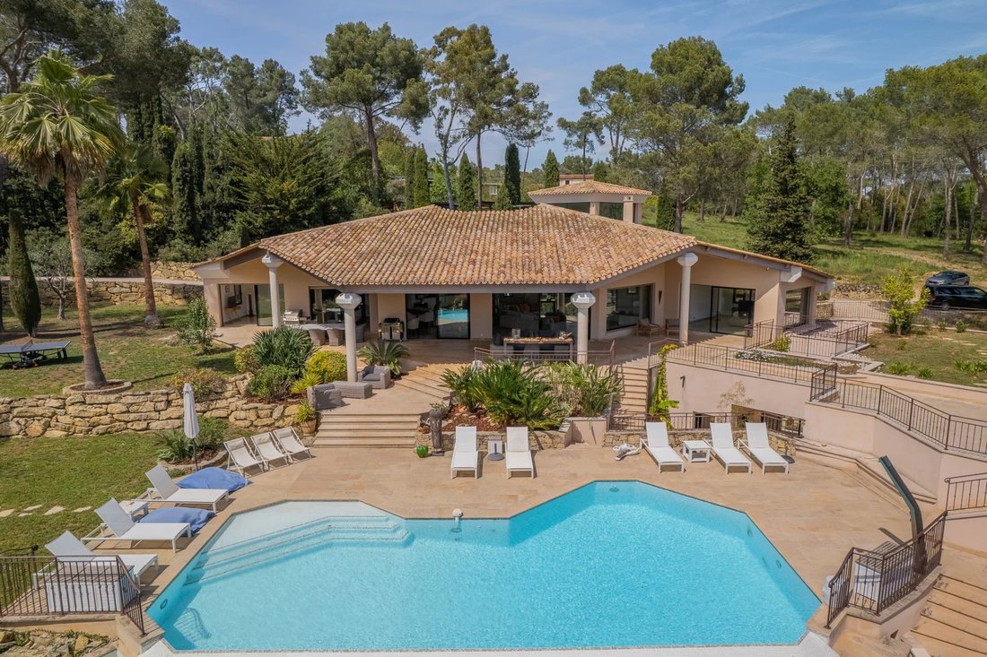 Villa à Mougins, Provence-Alpes-Côte d'Azur, France 1 - 14349574