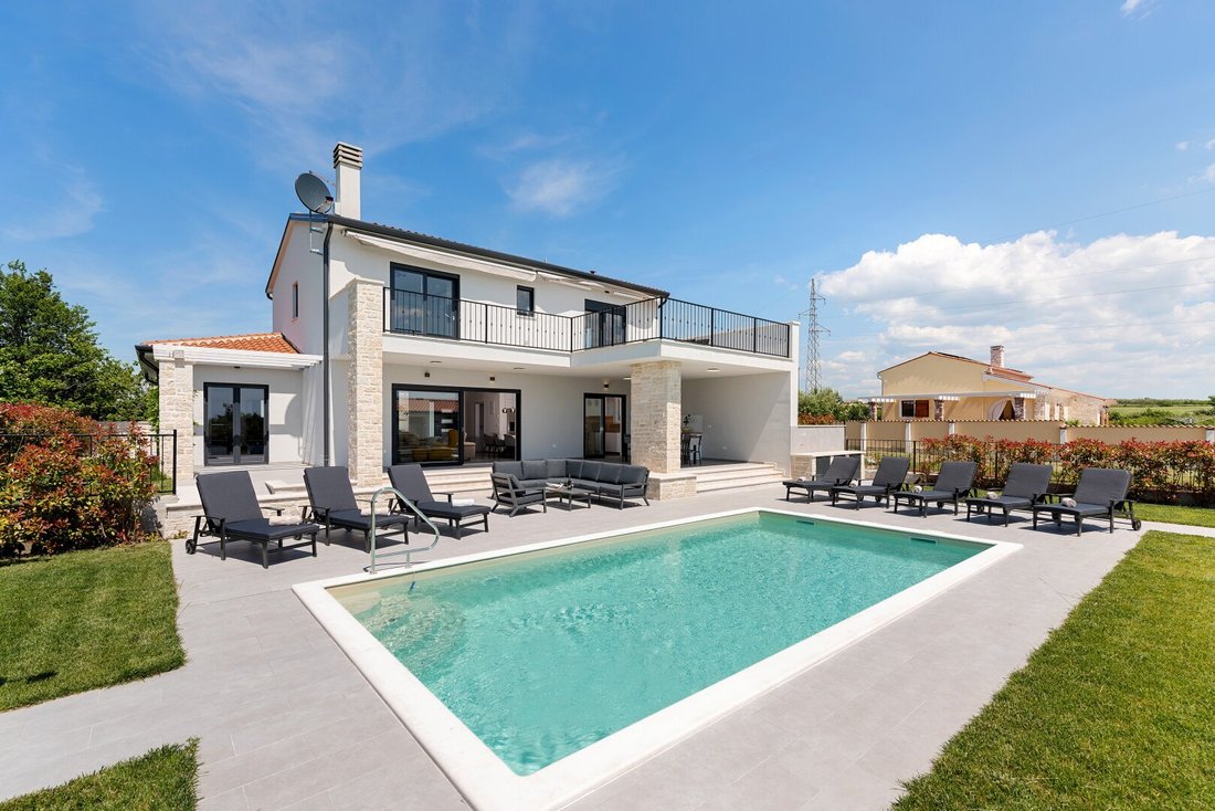 Villa in Brtonigla, Istria County, Croatia 2 - 16430895