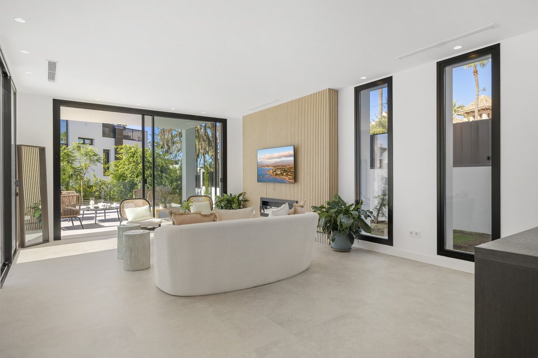 Villa in Elviria-Cabopino, Marbella, Spain 5 - 16454283