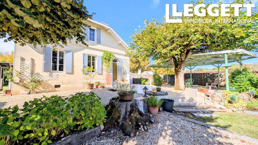 House in Saint-Denis-de-Pile, Nouvelle-Aquitaine, France 1 - 16457089