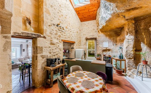 Castle for Sale in Langoiran, Nouvelle-Aquitaine, France