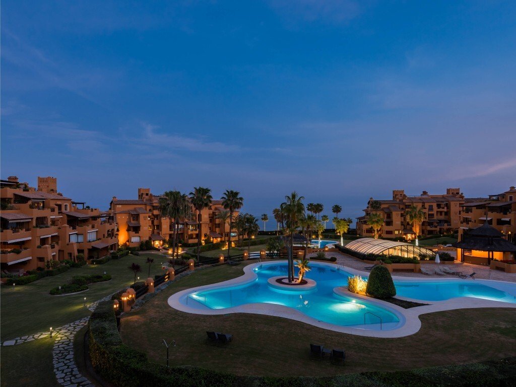 Appartamento a Estepona, Andalusia, Spagna 2 - 16417356
