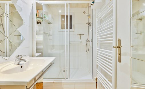 House 379m² Living Space, Great Comfort And Geothermal Energy