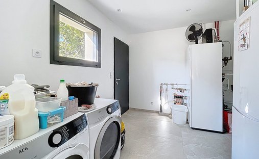 Castle for Sale in Villefranche-sur-Saone, Auvergne-Rhône-Alpes, France