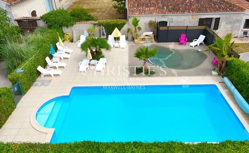 Exceptional Renovated 19th Century Château On 9 Hectares In The Heart Of Cognac - 5